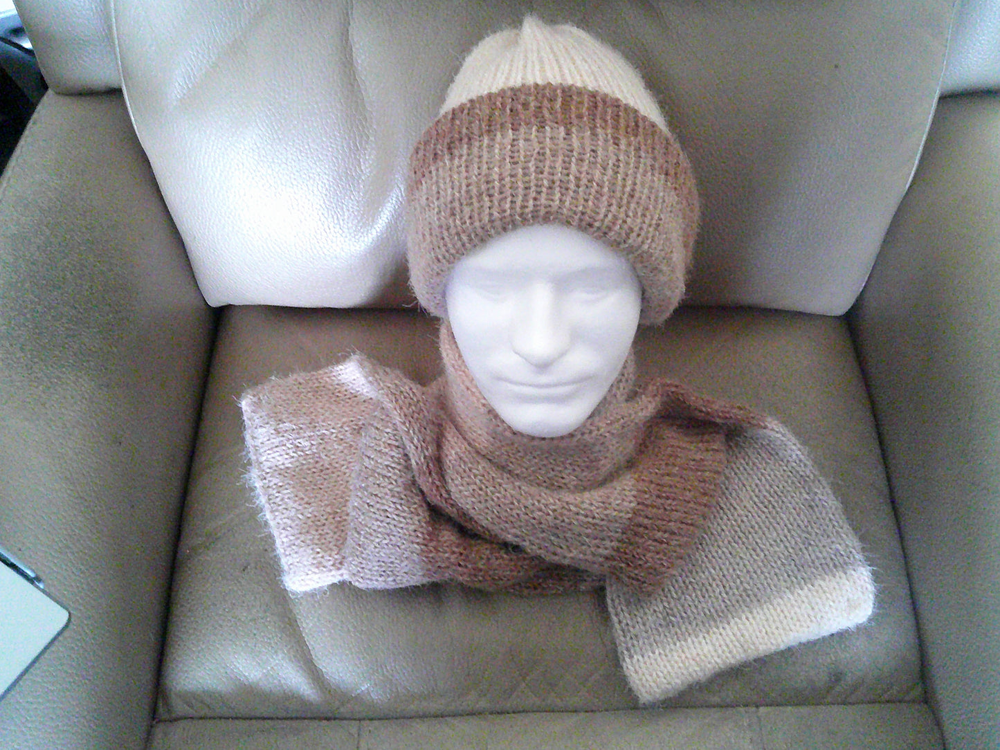 Hat and scarf set